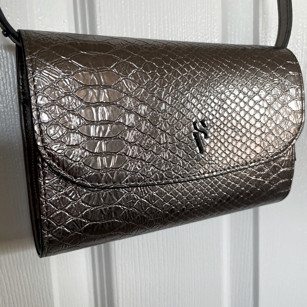 Vera Wang purse